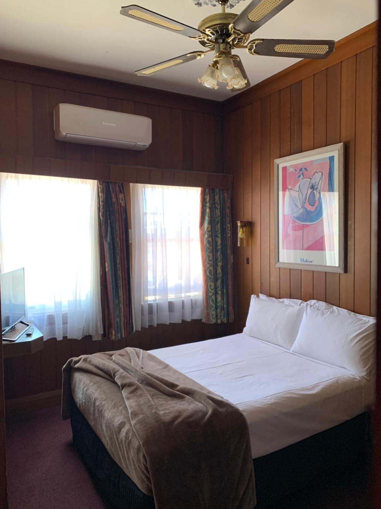 Moruya Monarch Hotel Extérieur photo